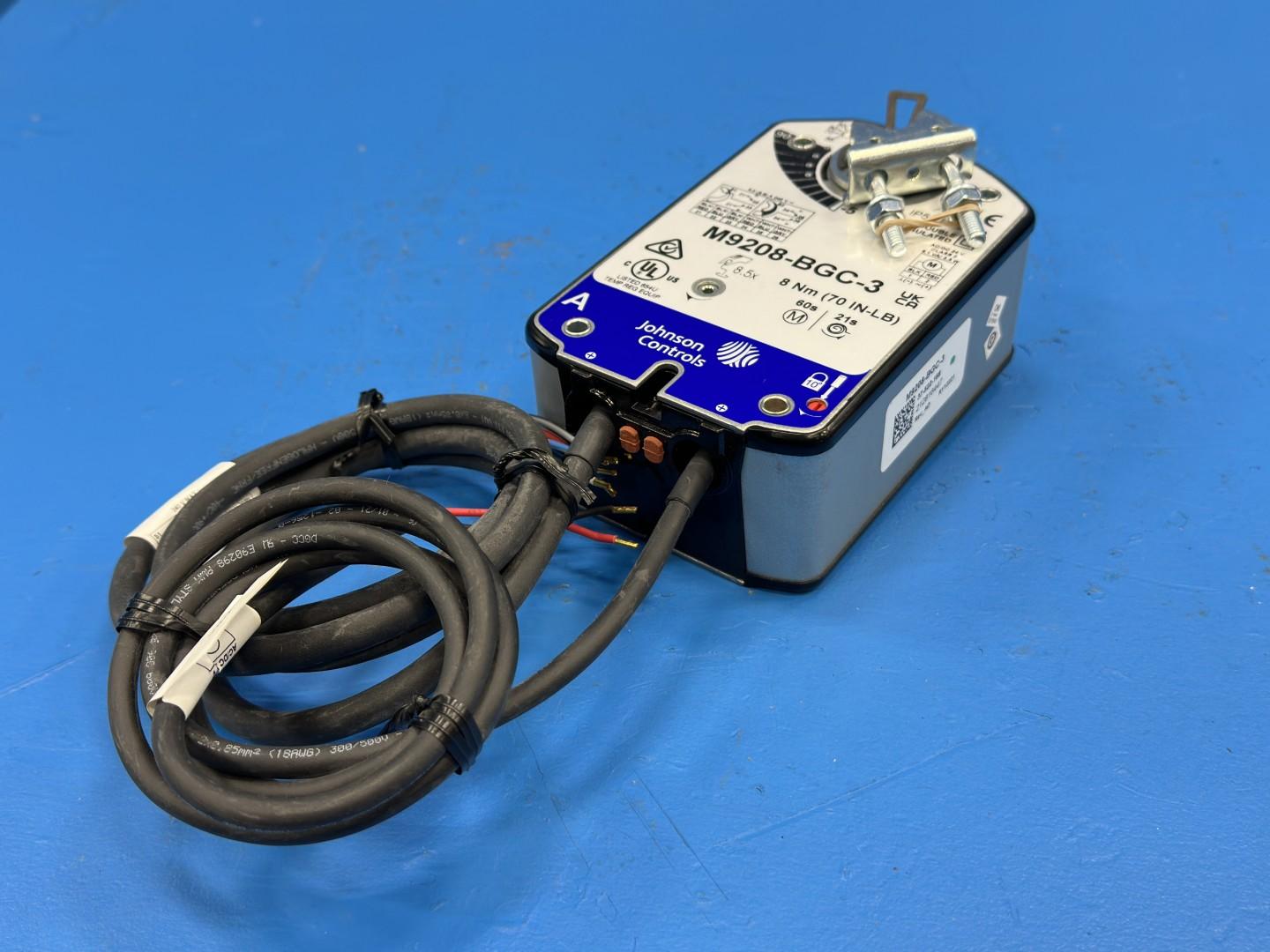 Johnson Controls M9208-BGC-3 Spring Return Actuator, 70 in-lb (8 Nm), 24VAC/VDC, On/Off, with Aux Switches