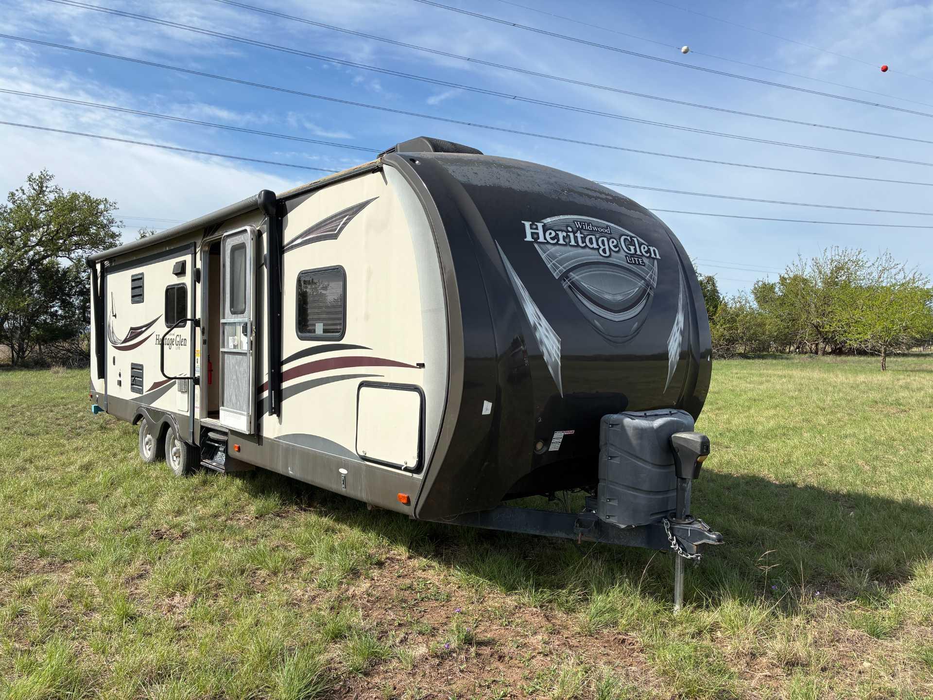 2014 Forest River Wildwood M-272RLIS 32ft 50A Bumper Pull RV - AS IS