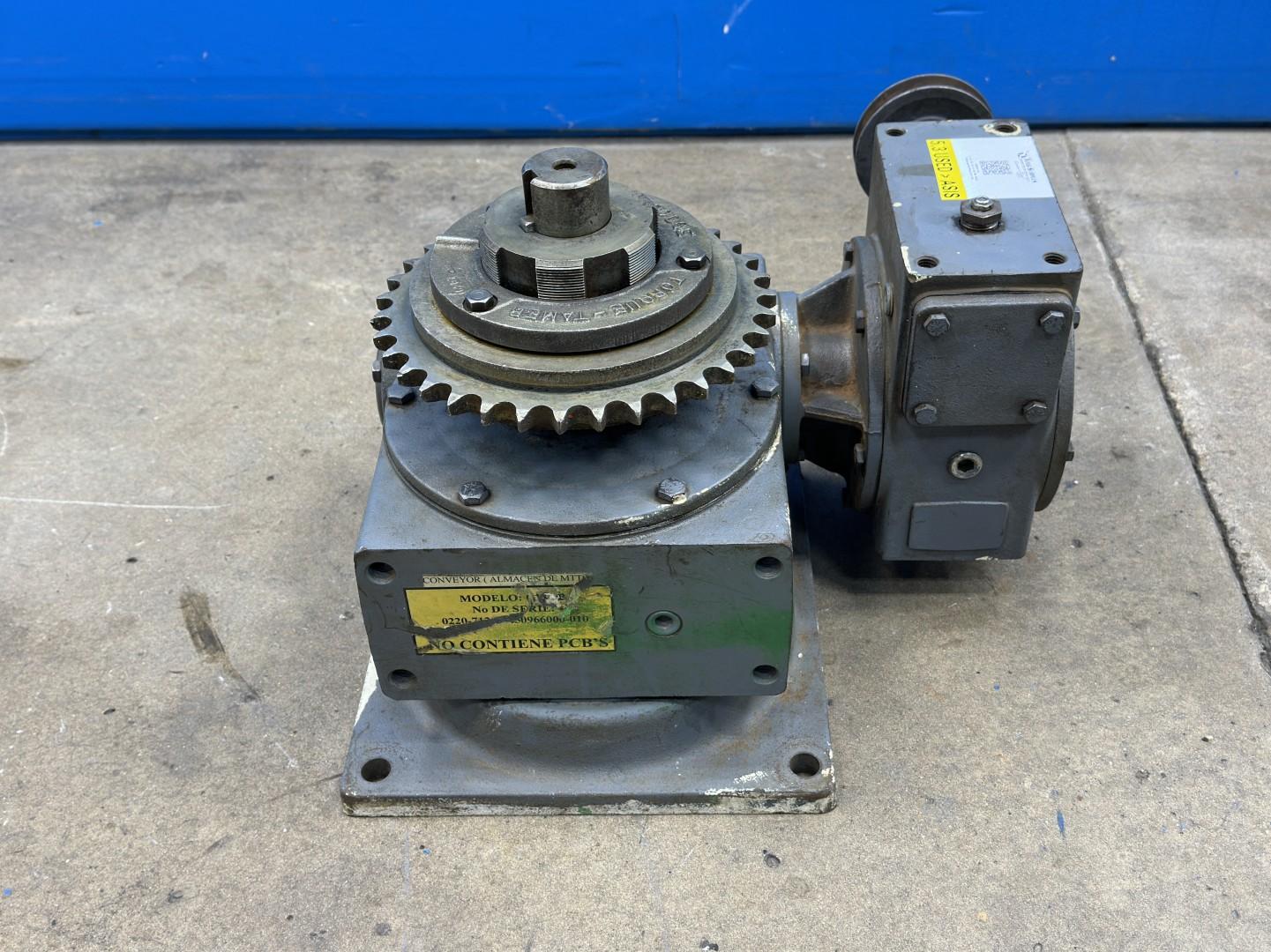 Worm Gear Speed Reducer Double Reduction Hub City 600:1 Ratio Right Angle Style RA Cast Iron 0220-71200-4509