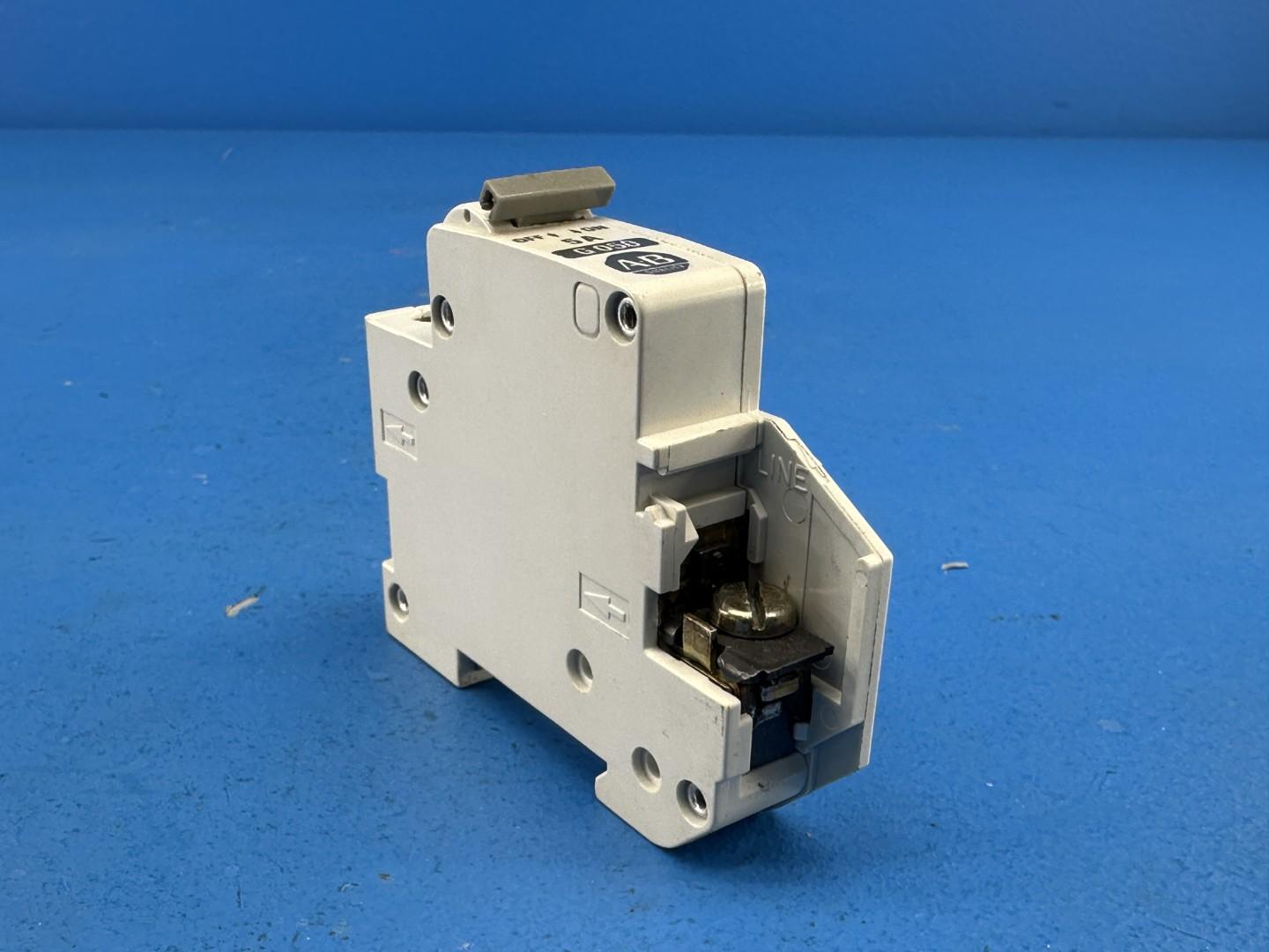 Allen-Bradley 1492-CB1 Thermal-Magnetic Miniature Circuit Breaker