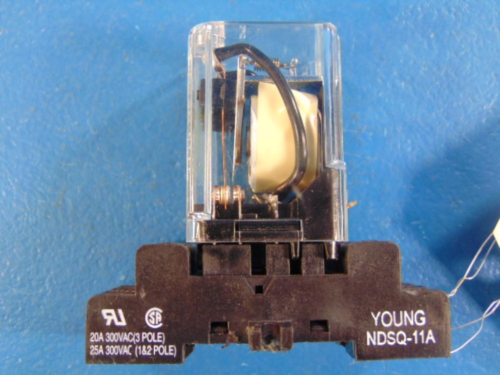 OMRON MJN2CK-AC120 2 POLE LATCHING W-9 BASE RELAY WITH Young NDSQ-11A