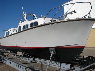 33ft WILLARD MK6 DOUBLE CABIN CAPTAIN'S GIG 671 DETROIT w24.02hrs. Head in fwd cabin 1987