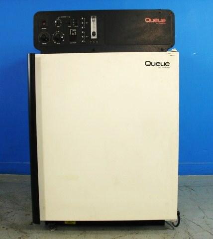 QUEUE 2110 CO2 Incubator w/ manual & Nuaire NU-1558 air pump