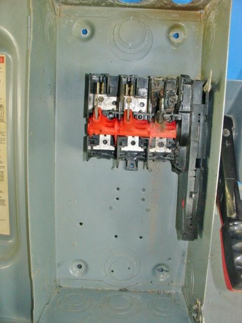 Square D HU362 Heavy Duty Safety Switch, 60 Amp, 600V, 3-Pole, NEMA 1
