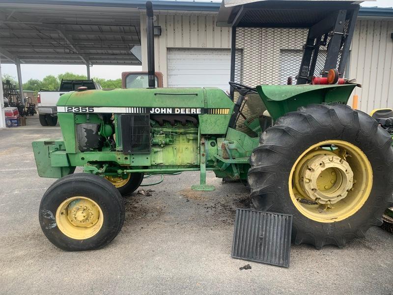John Deer 2355 FARM TRACTOR 1990 Deere - Heavy-Duty Agricultural Equipment