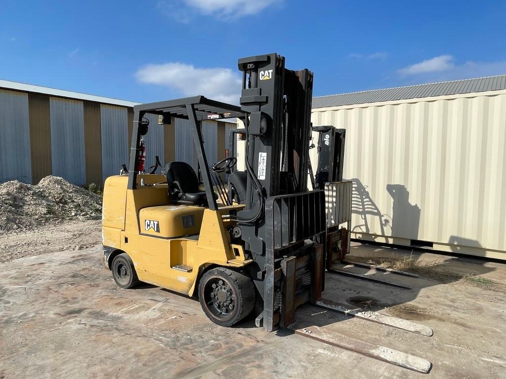 Caterpillar 10K LP Cushion CAT Forklift - Triple Stage, Sideshift - Runs Well, Sold AS-IS