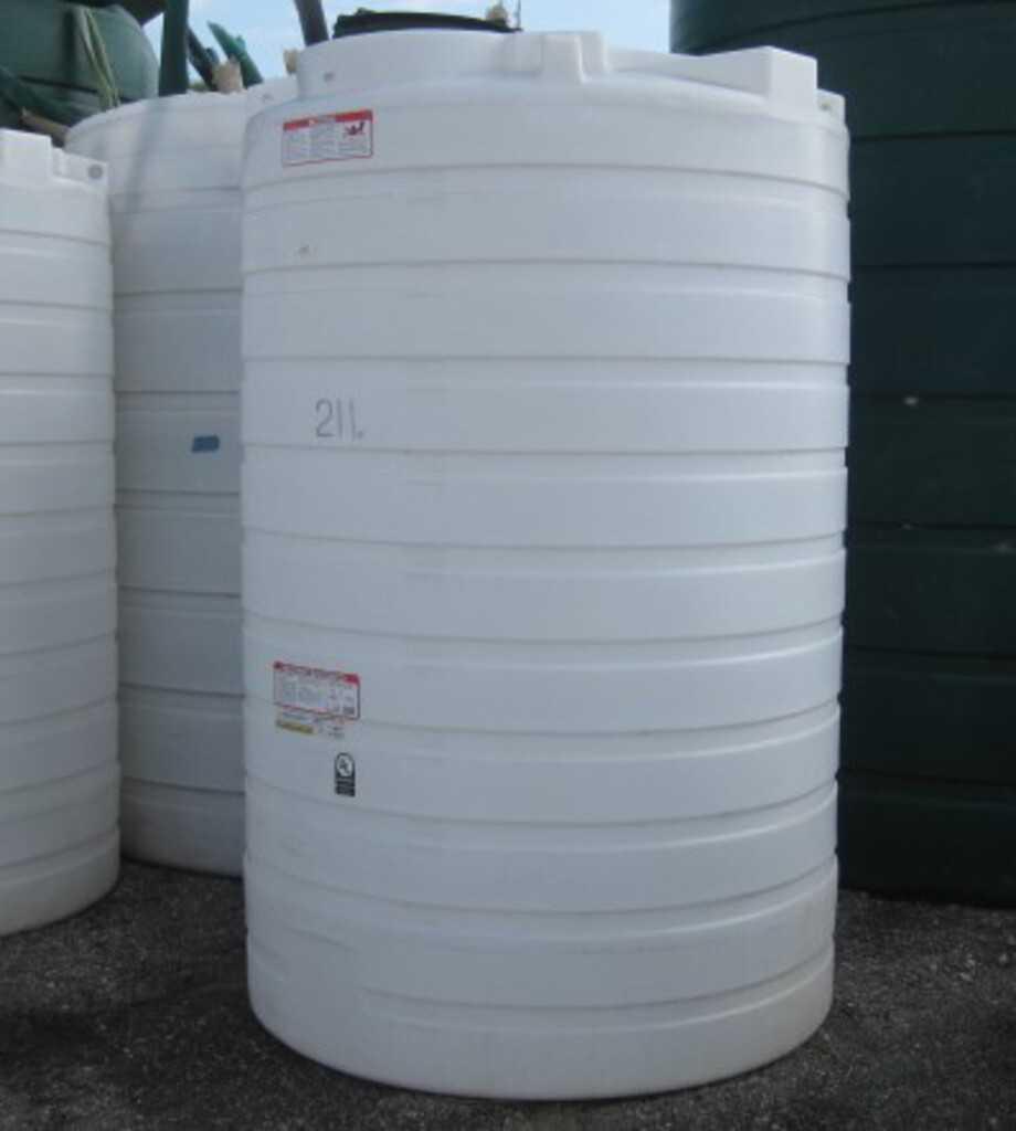 1100 GALLON ENDURAPLAS NATURAL WHITE VERTICAL STORAGE TANK