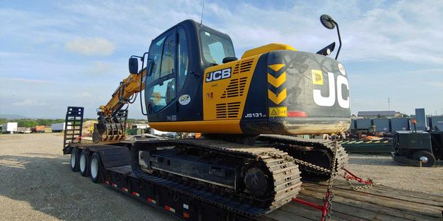 JCB JS131-LC Crawler Excavator