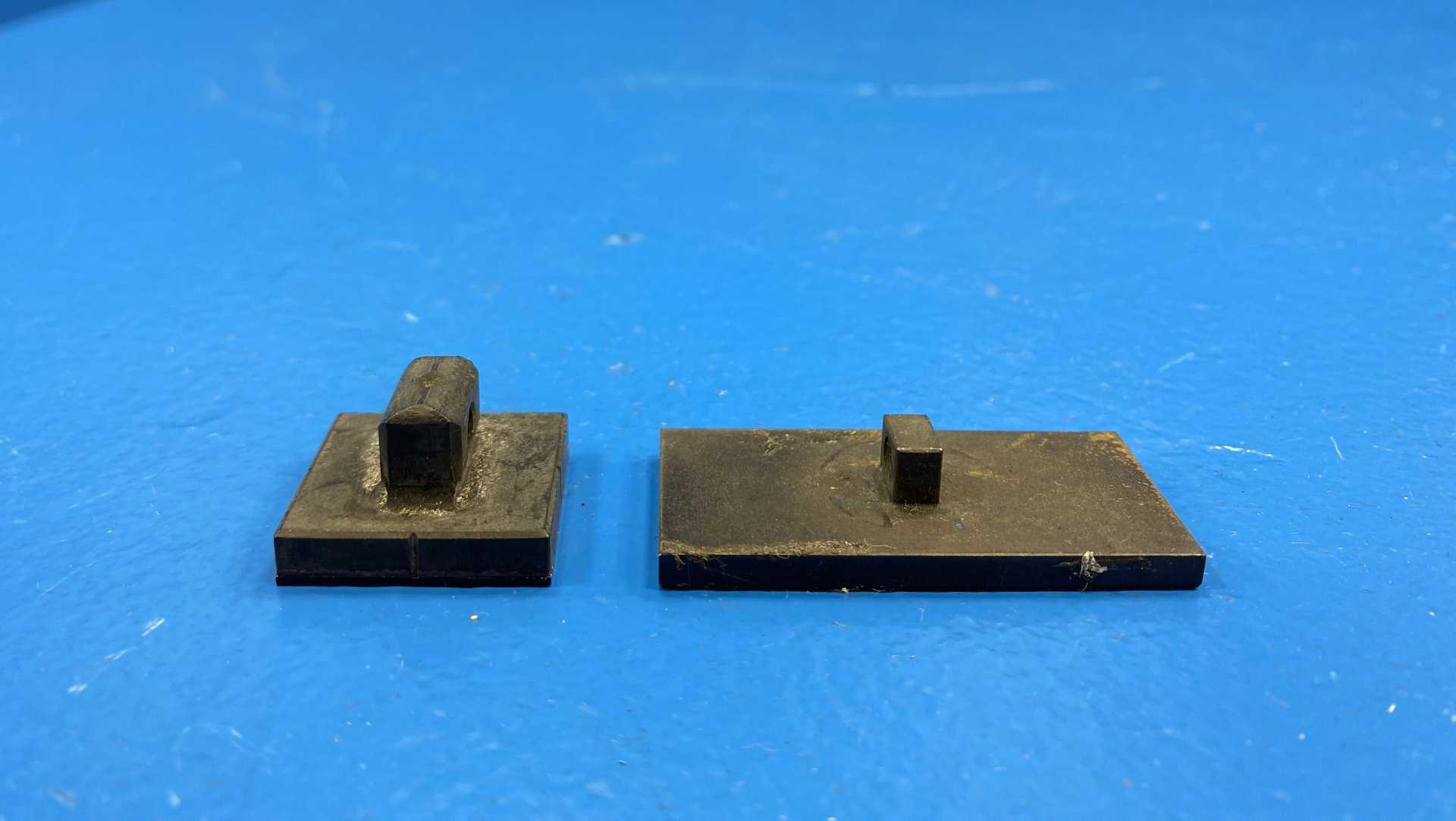 Instron 2702-032 Rubber Coated Jaw Faces 1" x 1" for the 1kN High-Temperature Pneumatic Action Grips 2732 Series