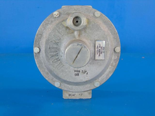 Maxitrol 325-5A 10PSIG Natural Gas Regulator