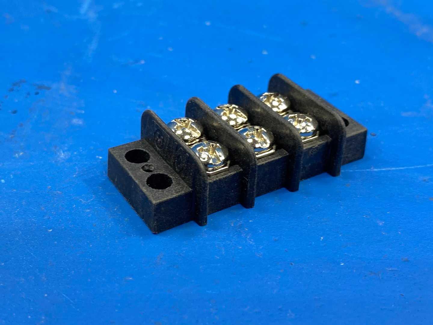 Marathon 670A RZ 03 Special Products Terminal Block Connector 15A, 300V
