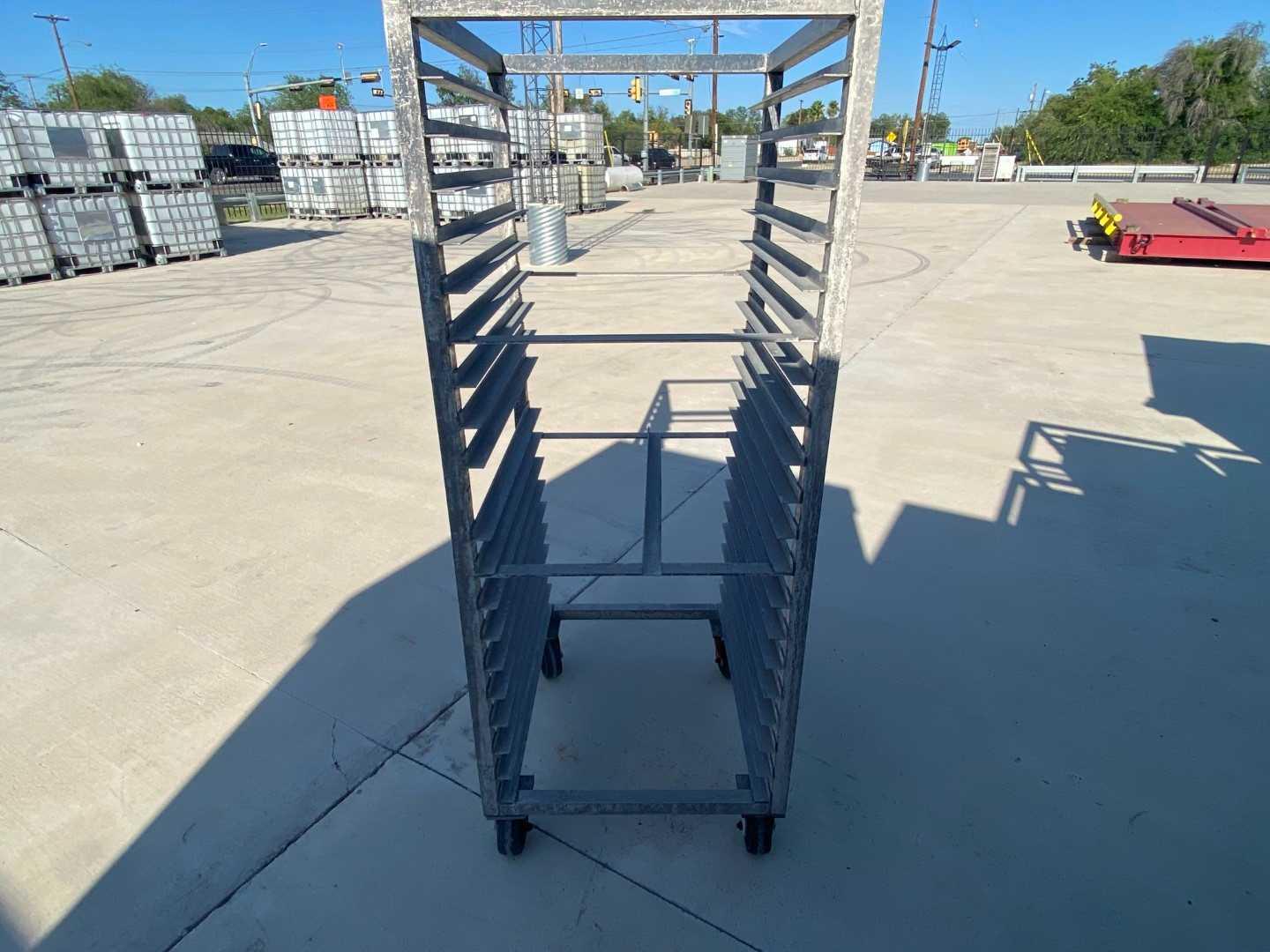 REC LT-551-120-S Aluminum Commercial Restaurant Rack (Missing Trays, Wheels Need Work)