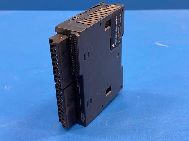 Schneider Electric Modicon TM3DQ16T Discrete Output Module TM3-16 Outputs Transistor PNP, PV:02 RL:06