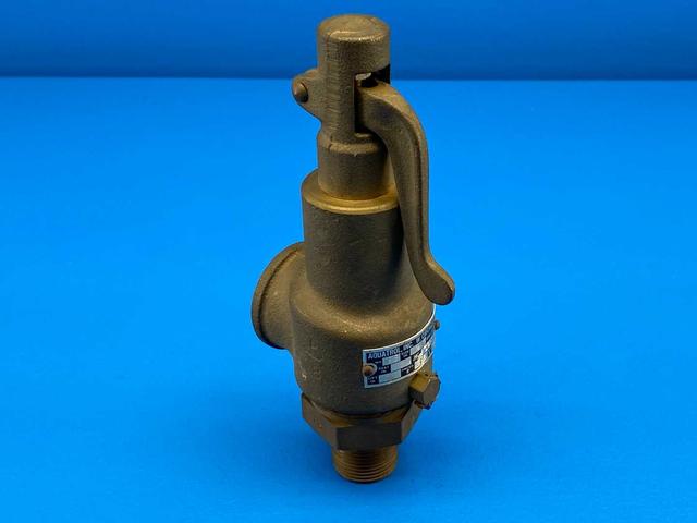 Aquatrol 88 Series 3/4 in. MNPT x FNPT Brass Air/Gas Safety Valve, Lift Lever