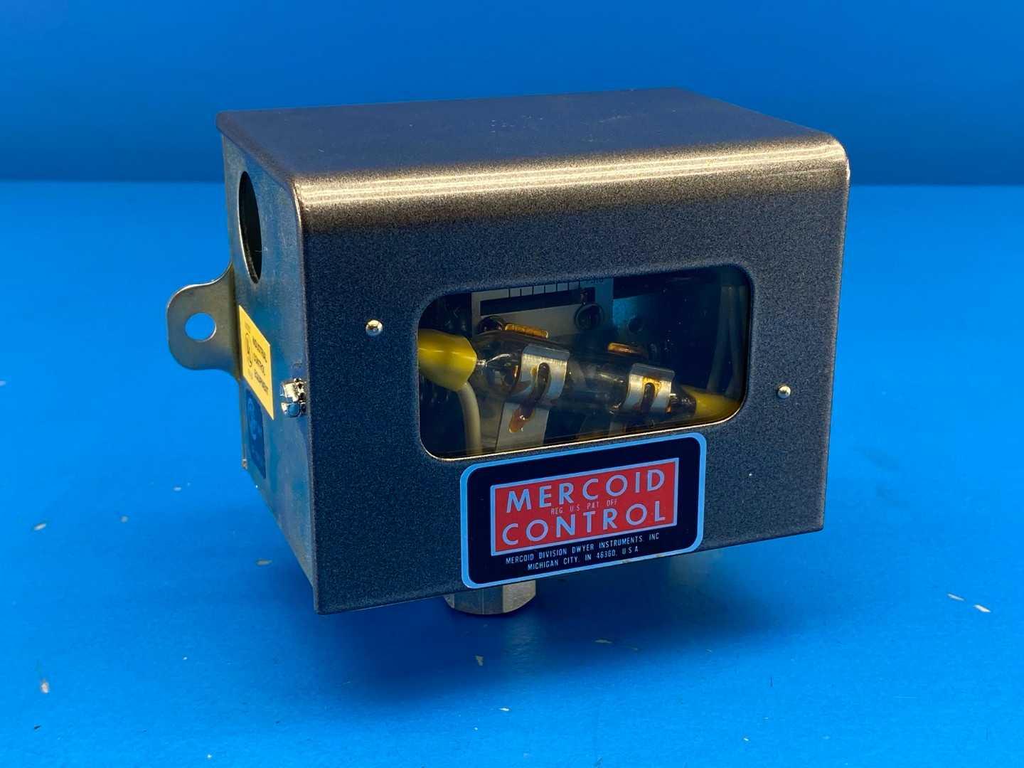 Mercoid Control AP-153-37 Series AP Diaphragm Operated Pressure Switches 120/240VAC/DC 1-30 PSIG
