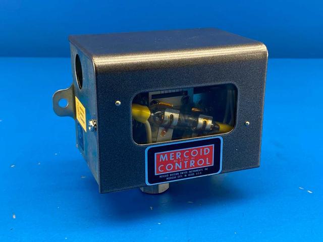 Mercoid Control AP-153-37 Diaphragm-operated adjustable pressure switch