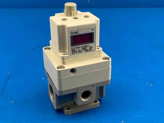 SMC ITV3050-01N4BL4 Electro-Pneumatic Regulator ITV3000 130PSI 24VDC