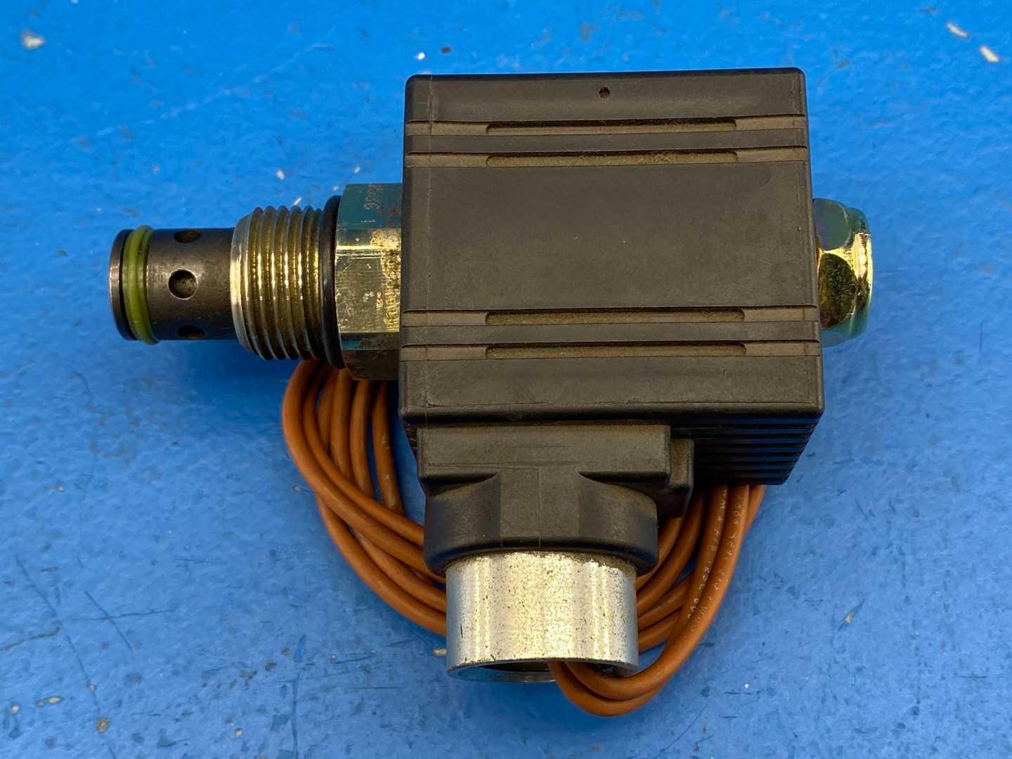 Parker Hannifin DSL101C (0536) 20W 120VAC Solenoid Cartridge Valve Assembly