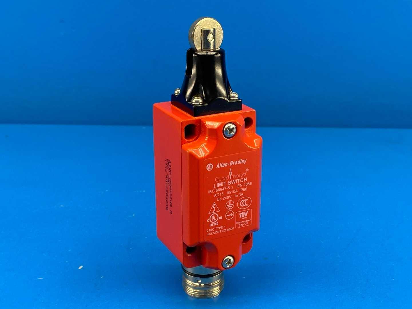 Allen-Bradley 440P-MRPB22M9 440P-MRPB22MP Guard Master Limit Switch 240V