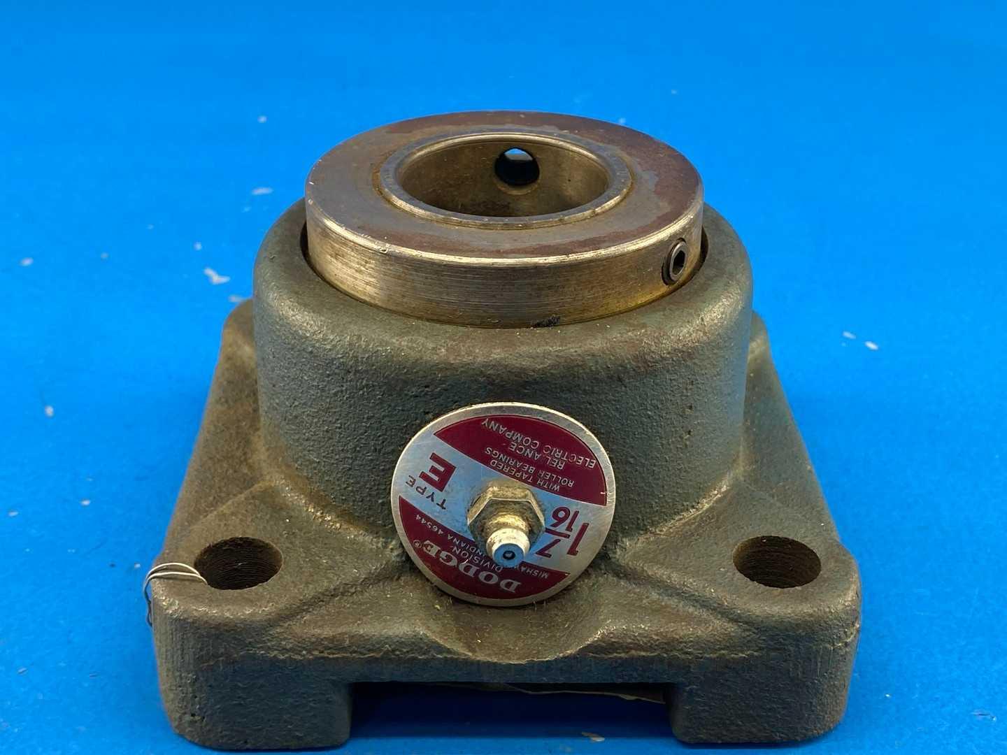 Dodge 059062 Type E-Xtra Flange Bearing Unit, 1-7/16" bore / 4-bolt base / tapered roller bearing (Used)