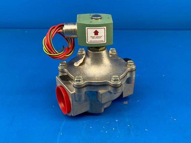 ASCO Red-Hat II 8215G070VH Solenoid Valve, 1-1/2" NPT, Normally Closed, 120V AC (Missing red cap)