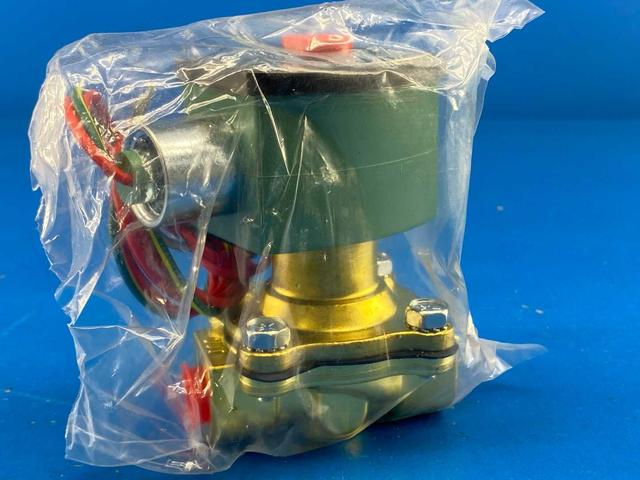 ASCO Red-Hat 8210G033VH 3/8" Pipe Size 120V Vacuum 10?6 Torr 2-Way Solenoid Valve