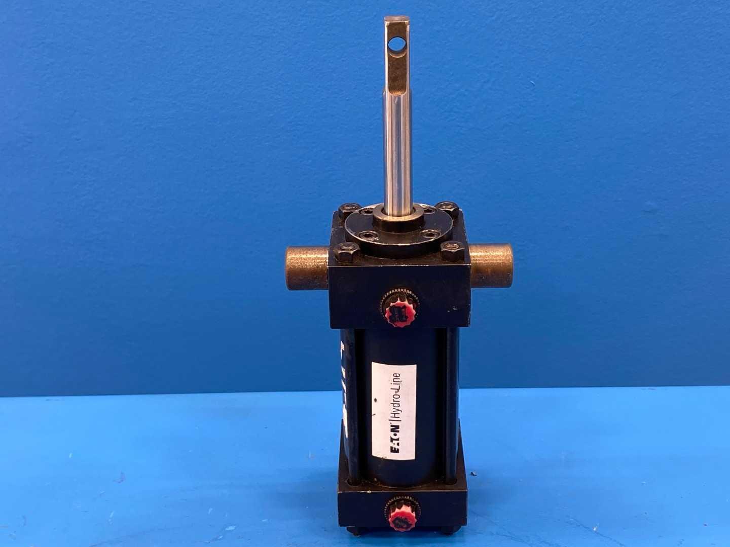 Eaton Hydro-Line HB100Z0 R5U-2.5X3 Pneumatic Tie Rod Cylinder, 2.5 in Bore x 3 in Stroke, Trunnion Mount, 250 PSI