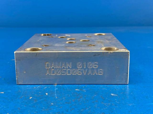 Daman AD05D06VAAB Aluminum Valve Adaptor Manifold, 3000 PSI, D05 Valve to D06 Manifold, Port Orientation AB