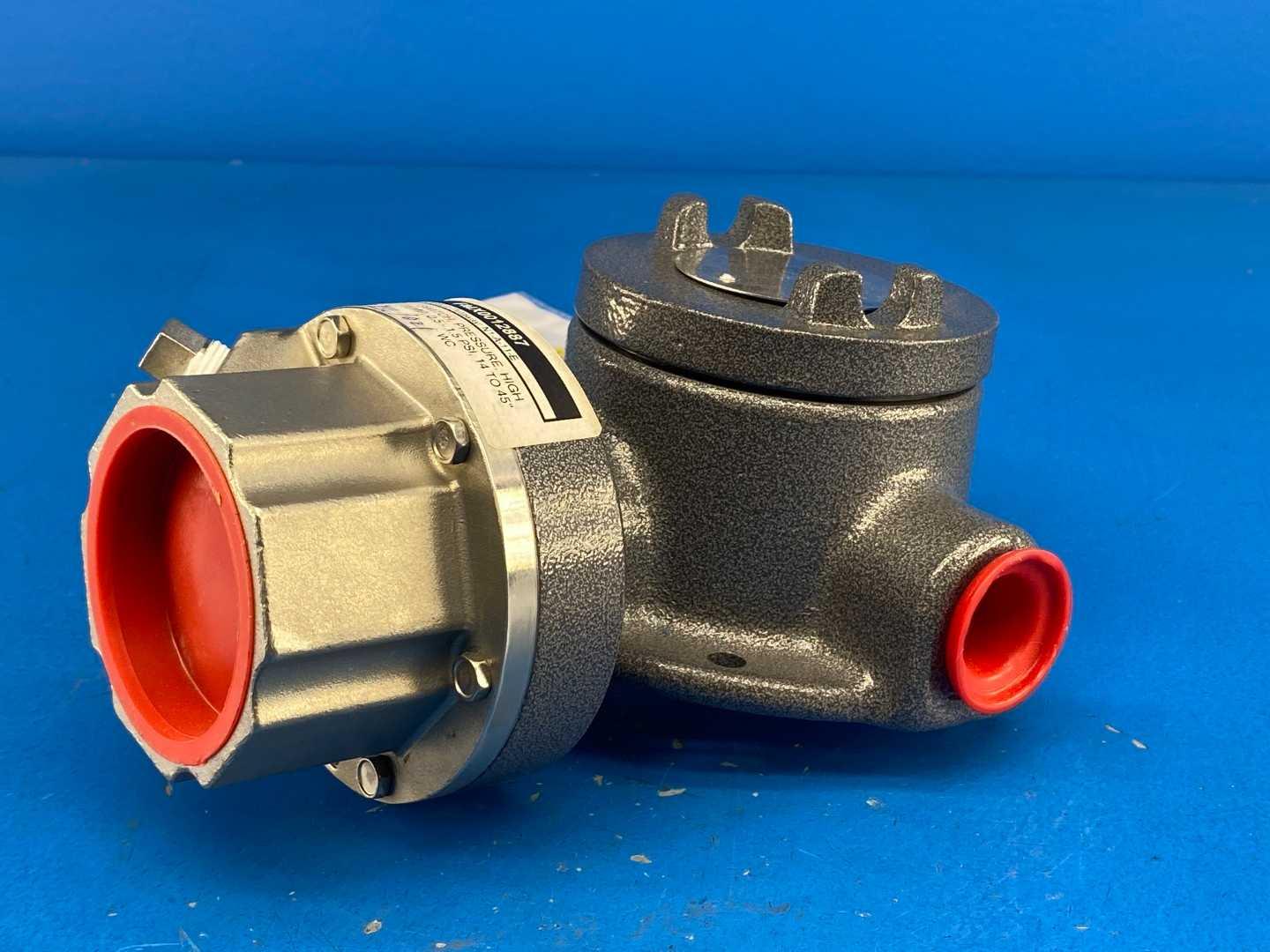 Fike E61-011 Single Diaphragm Explosion Proof Differential Pressure Switch with SOR Type S Switch
