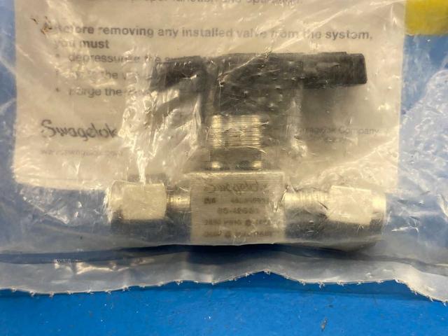 Swagelok SS-42GS4, 1/4" Stainless Steel 40G Series Ball Valve 