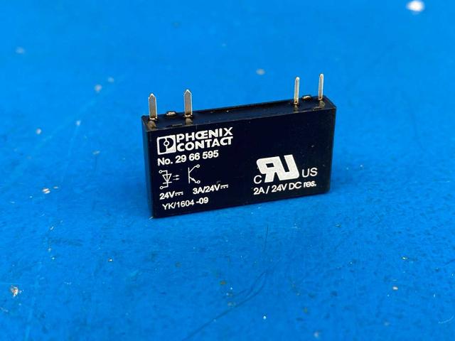Phoenix Contact OPT-24DC/24DC/2 (2966595) Solid State Relay 3A 28.8V (Package of 10)
