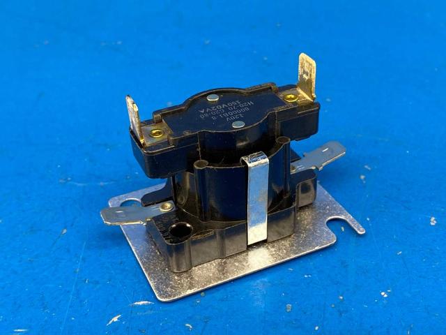 Trane RLY-00960 30A 120V General-Purpose HVAC Relay 4-Blade