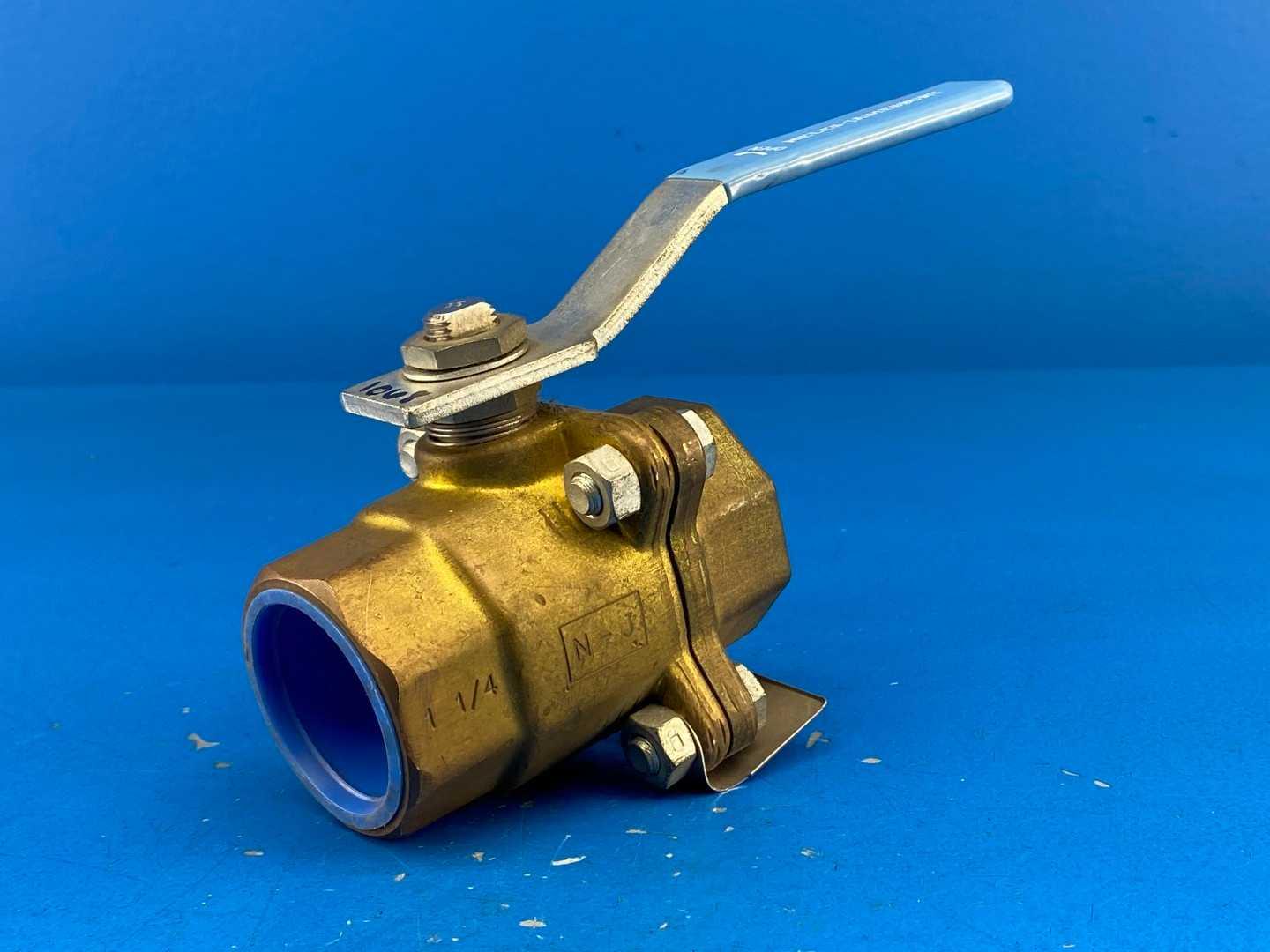 Jamesbury 400CWP 1-1/4" Ball Valve