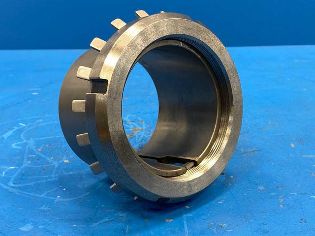 SKF SNW 20X3.7/16 Adapter Sleeve 3.475" BORE Dia 3.918-12 Thread Size