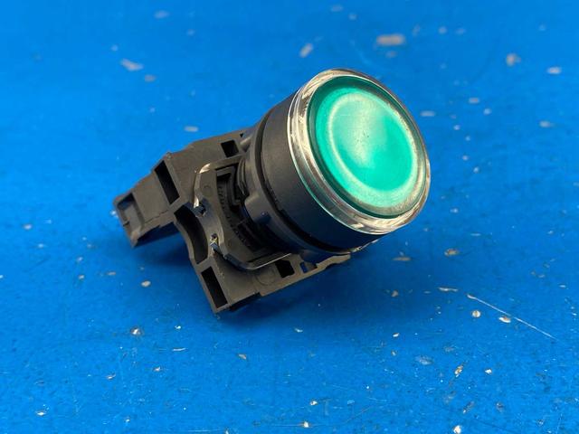 Schneider Electric ZBE-102 / ZB5 AZ 009 Green Push Button Assembly