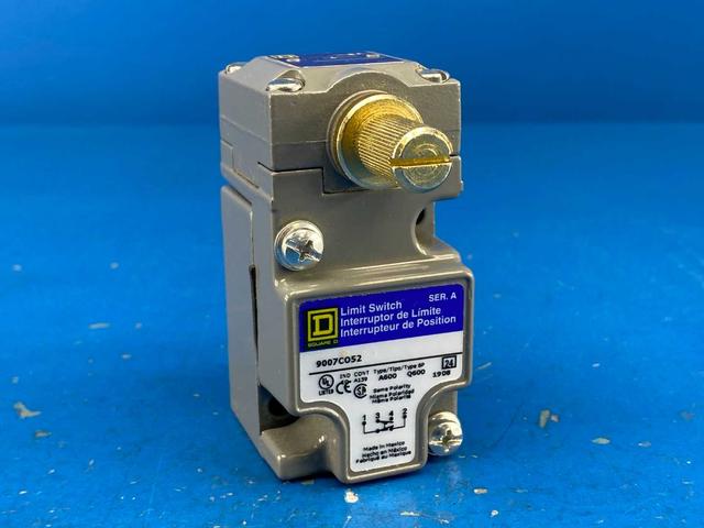 Square D 9007C52A2 Heavy Duty Industrial Limit Switch 600VAC 10A w/ Operating Head + 9007C052 Limit Switch