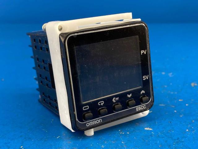 Omron E5CC-CX3D5M-000, Digital Temperature Controller Multi-Range Inputs 24V Version 2.1