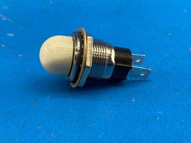Square D 81820 9001-OW120 Lamp Holder 120V Incandescent White Lens Type-O Pilot Light Indicator