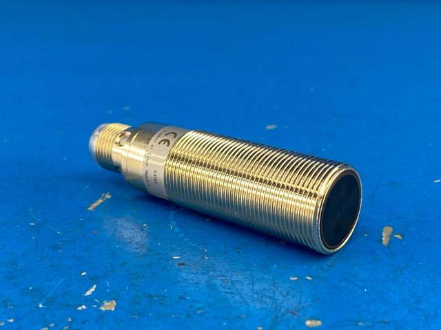 Allen-Bradley 872C-D5NP18-D4, 10-30VDC 200mA Class 2 Source Rod Series E 18 mm Barrel Inductive Proximity Sensor