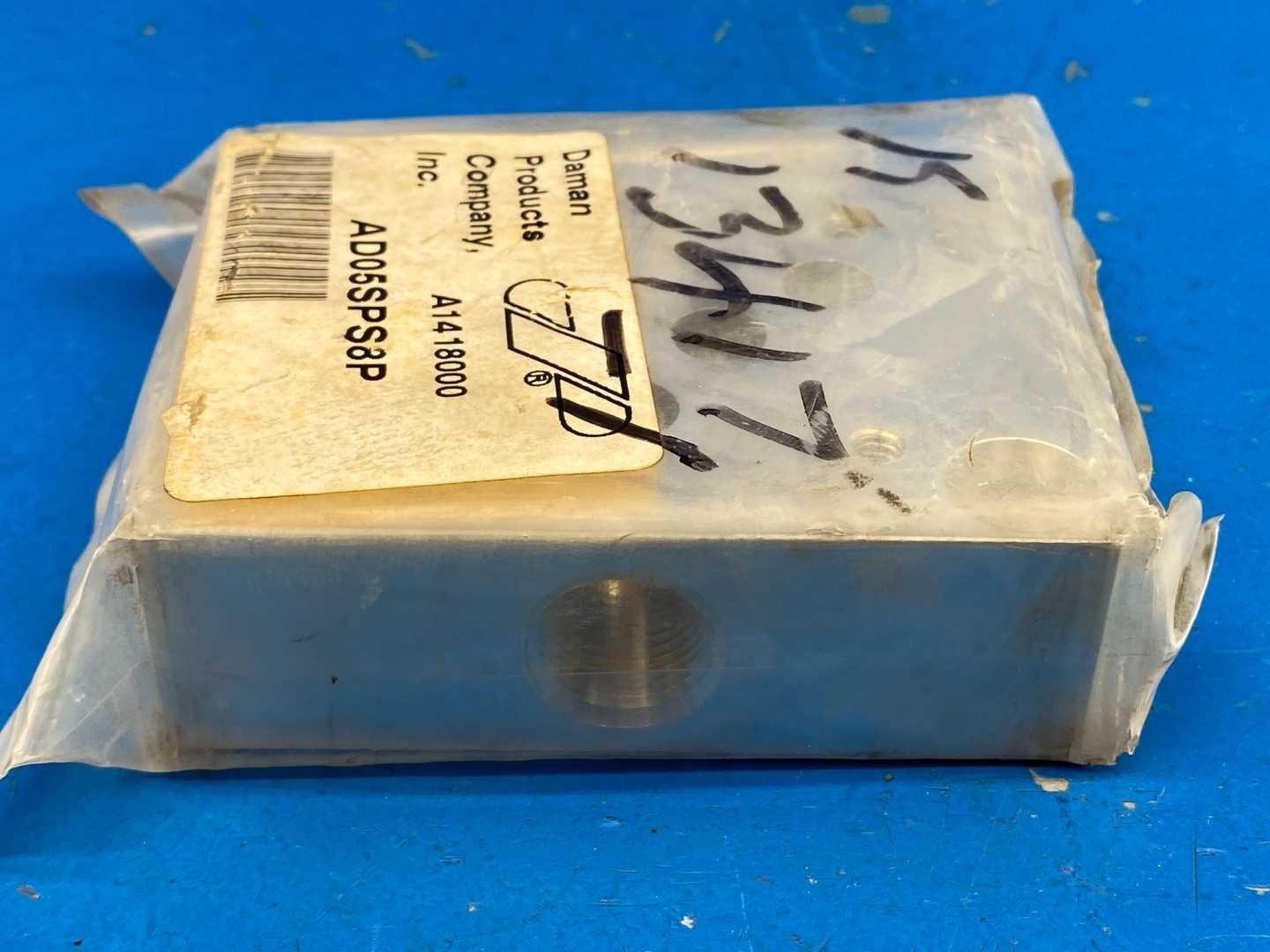 Daman AD05SPS8P D05 Hydraulic Subplate Side Ported 1/2" NPTF Aluminum 3000 PSI