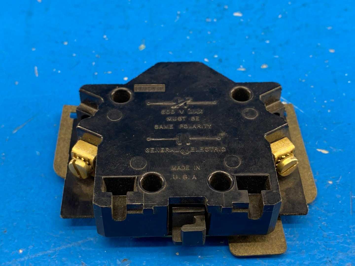 General Electric CR205X Contactor and Motor Starter Auxiliary