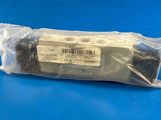 Numatics L23BB652O000030, Pneumatic Directional Control Solenoid Valve 3-pos 4-way, closed center, 3/8? NPT, 120VAC
