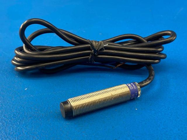 Telemecanique  XS2M12MA250 Inductive Proximity Sensor 24-240V