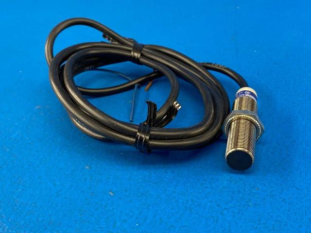 Telemecanique XS612B1MAL2 Inductive Proximity Sensor 24-240V