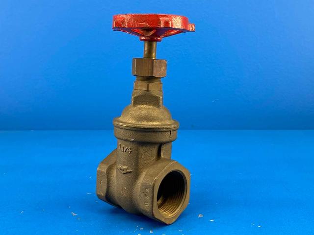 Milwaukee Valve Fig. 105, 1-1/4" Bronze Gate Valve 125 S.W.P, 200 W.O.G.
