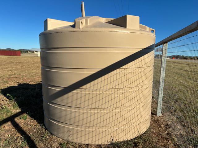 2,600 Gallon Flat Bottom Storage Tank - Tan