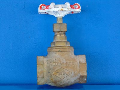 Toyo Red-White 1.25 1 1/2 IN Ball Valve Brass FIG. NO. 206F CLASS. 125 1 1/2" 200