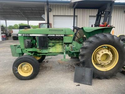 John Deer 2355 FARM TRACTOR 1990 Deere - Heavy-Duty Agricultural Equipment