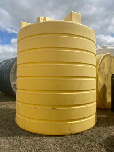Enduraplas THV06250Y 6250 Gallon THV06250 Flat Bottom Storage Tank - Yellow - Heavy-Duty Liquid Storage Solution