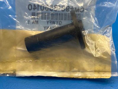 CM 818560140 CM+9818560140 1 STK QYWFY MA 1 Bushing
